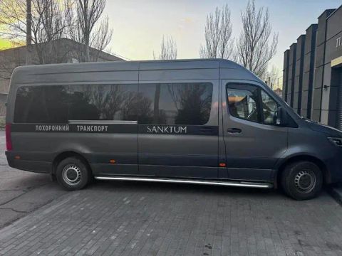 Ритуальный катафалк службы Sanktum в Николаеве